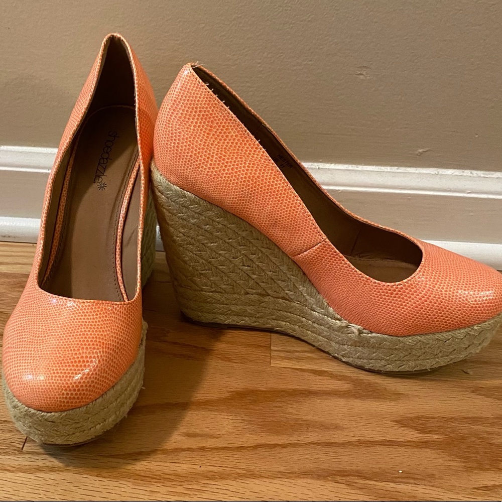 Closed toe espadrille wedge